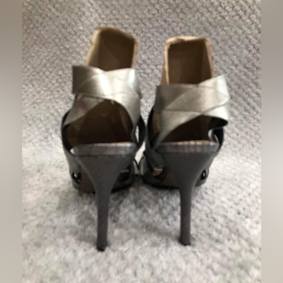 BCBG Gray Snakeskin Stretchy Strap Heels 
5” Heel
Size 7.5 
No Shoebox - Picture 4 of 11